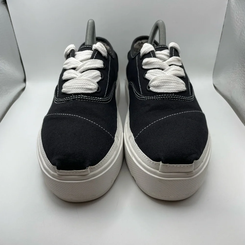 Toms Cordones Lugs black platform sneakers size 9.5